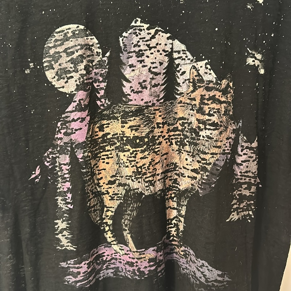 Wolf Tee - Picture 4 of 4